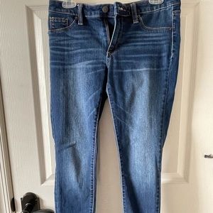 Universal Thread Mid Rise Jegging